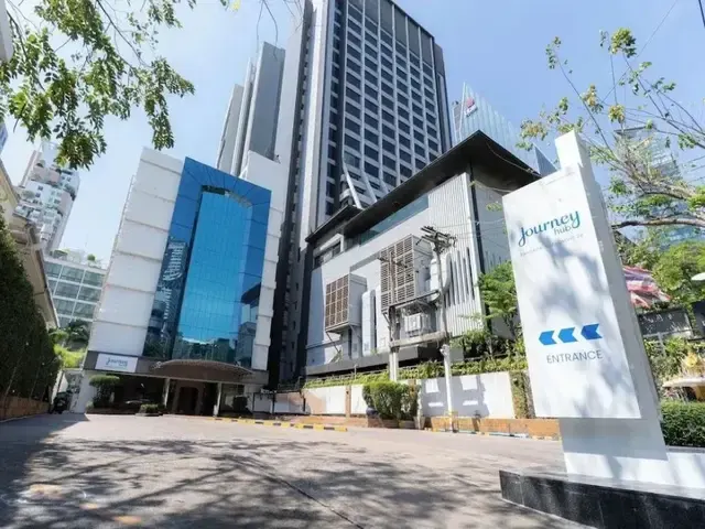 Journeyhub Bangkok Sukhumvit 26 (ex. St. James Hotel), Бангкок