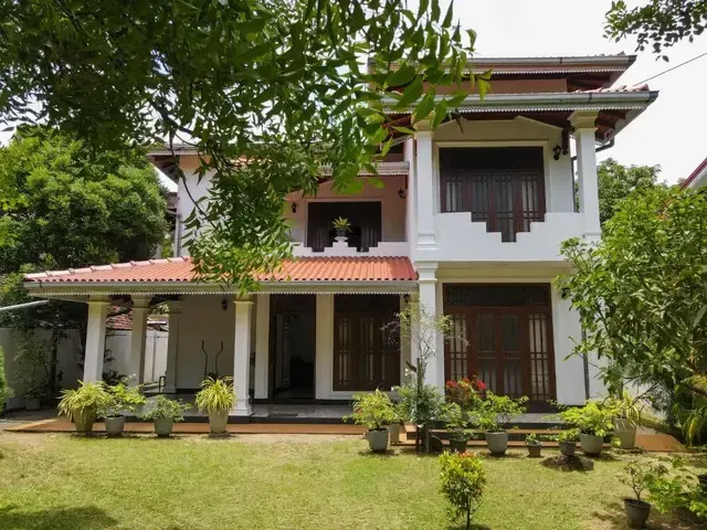 Insy Villa, Талпе