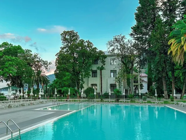 Нарт Парк Спа Отель (Nart Park Spa Hotel), Гагра