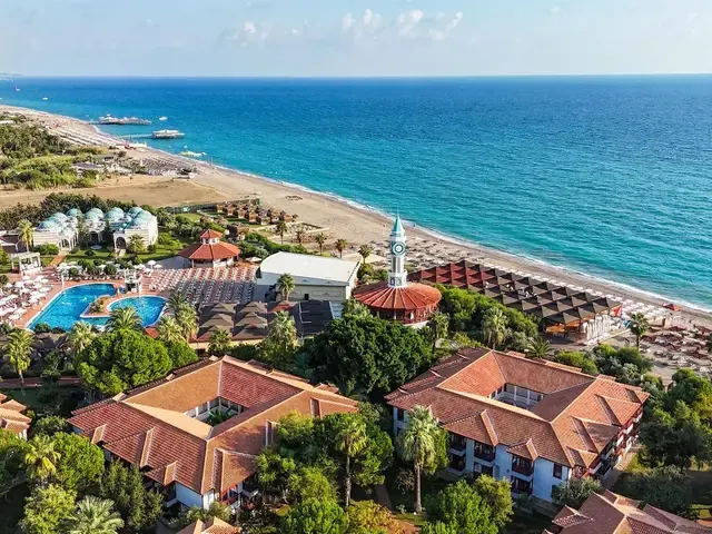 Ali Bey Club & Park, Сиде: Кызылагач