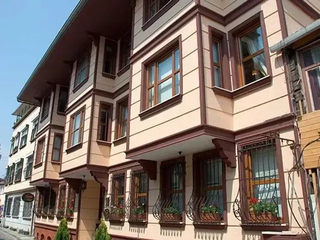 Aruna, Стамбул