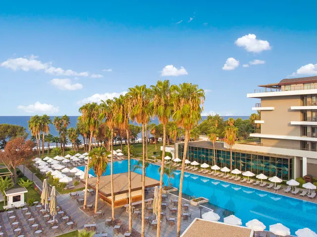 Acanthus & Cennet Barut Collection, Сиде-Центр