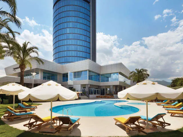 Wyndham Grand Izmir Ozdilek (ex. Crowne Plaza Izmir), Измир