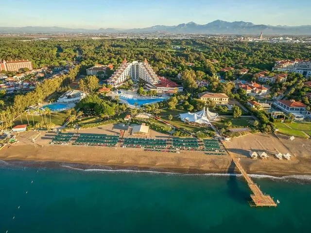 Green Max (ex. Chervo Club Sirena; Magic Life Sirene), Белек