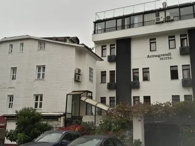 Armagrandi Spina, Стамбул