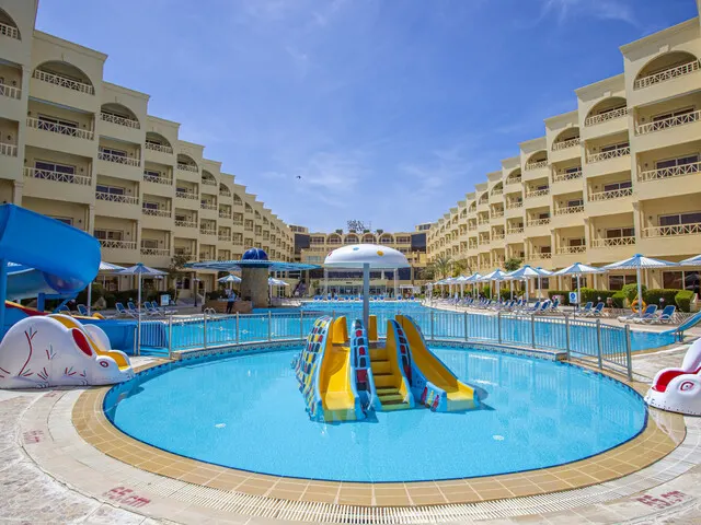 AMC Royal Hotel & Spa (ex. AMC Royal; AMC Azur Grand Resort), Хургада