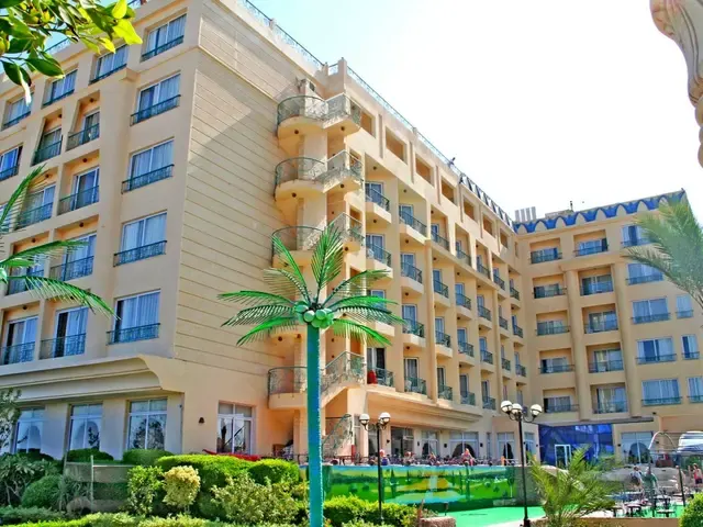 King Tut Aqua Park Beach Resort (ех. King Tut Resort), Хургада