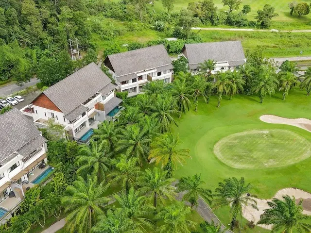 Tinidee Golf Resort, Пхукет: Катху