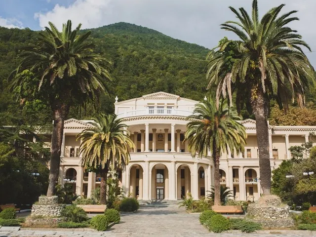 Amra Park Hotel & Spa (ex. Амра), Гагра