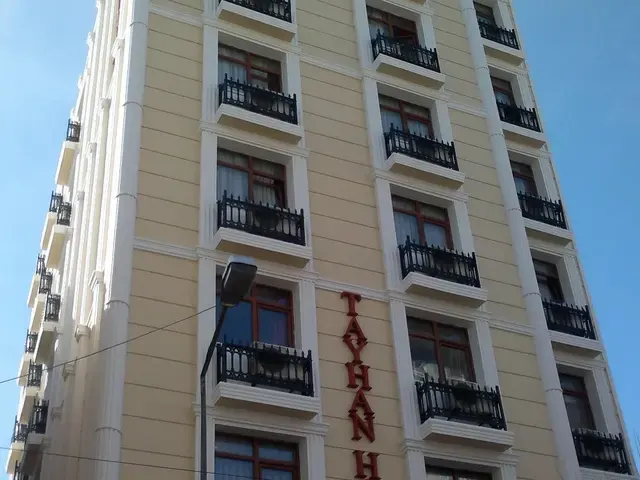 Tayhan, Стамбул