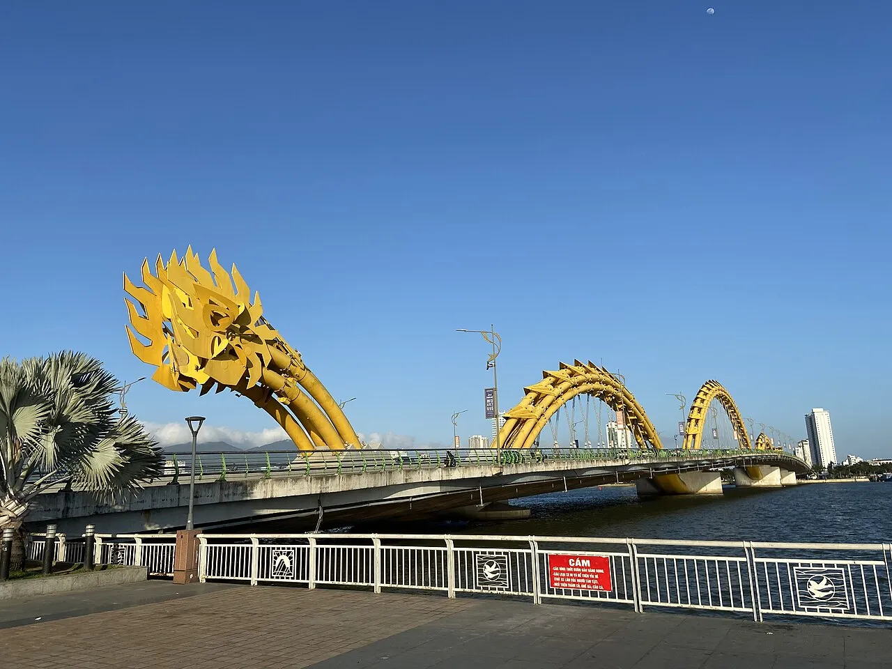 Мост Дракона в Дананге